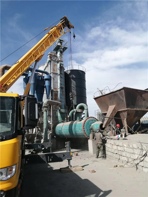 福州市设备搬运等各类工程项目中，吊车起着关键作用